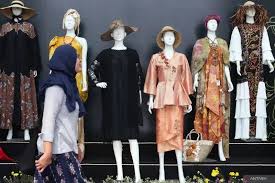 tren fashion 2025 Indonesia